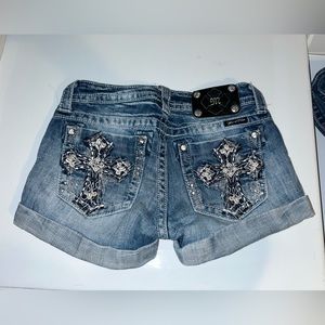 Miss Me shorts, size 26